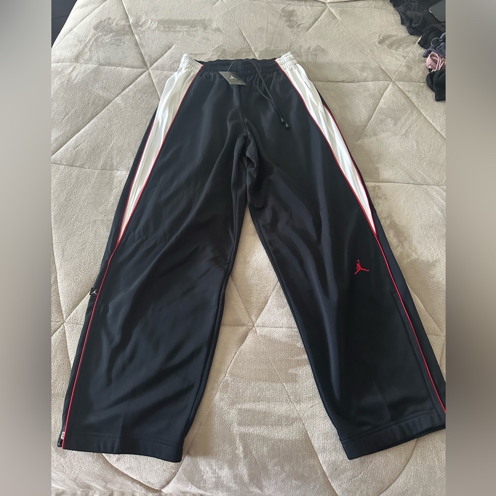 Jordan pants. Nike Jordan gym pants size large brand new never worn with tags